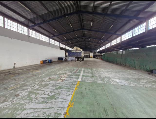 3,029M² WAREHOUSE TO LET IN CITY & SUBURBAN